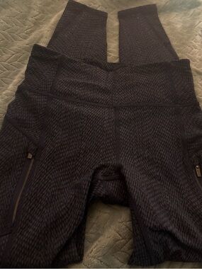 Athleta Navy and Black snakeskin High-Waist Leggings with Side Zipper Pockets